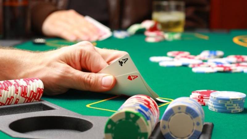 Bài Poker – Sự lựa chọn game bài đỉnh cao tại 100WIN